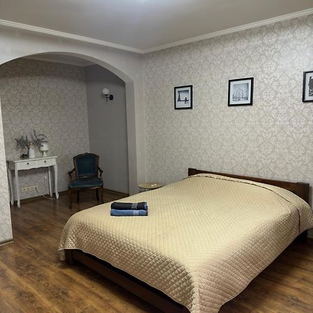 1Кім В Центрі,Вул.Набережна Ривне Екстериор снимка